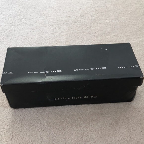 NWB Steven Bantry Flats - Picture 7 of 8